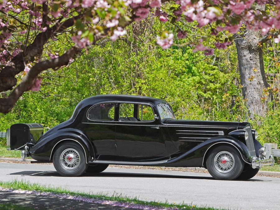  Packard Twelve 5-Passenger Coupe 1936 года  (фото 8 из 11)